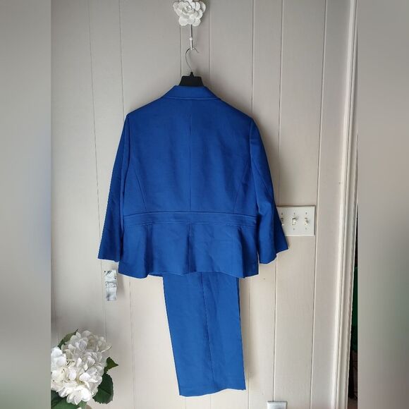 NWT Le Suit Cobalt Cerulean Blue Pantsuit • Size 16P • Two-Piece Blazer & Pants - Picture 3 of 9